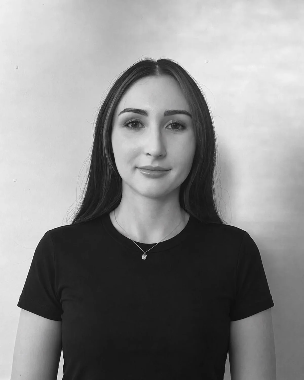 Jade, Auxiliar Administrativa — CQ Hand + Upper Limb